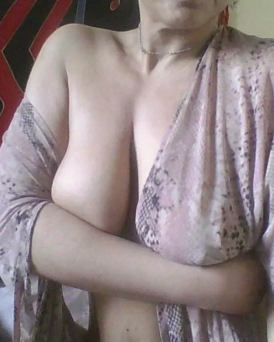 Camilla, 25