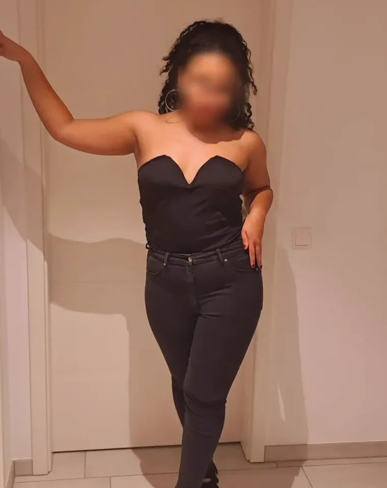 Outi, 27