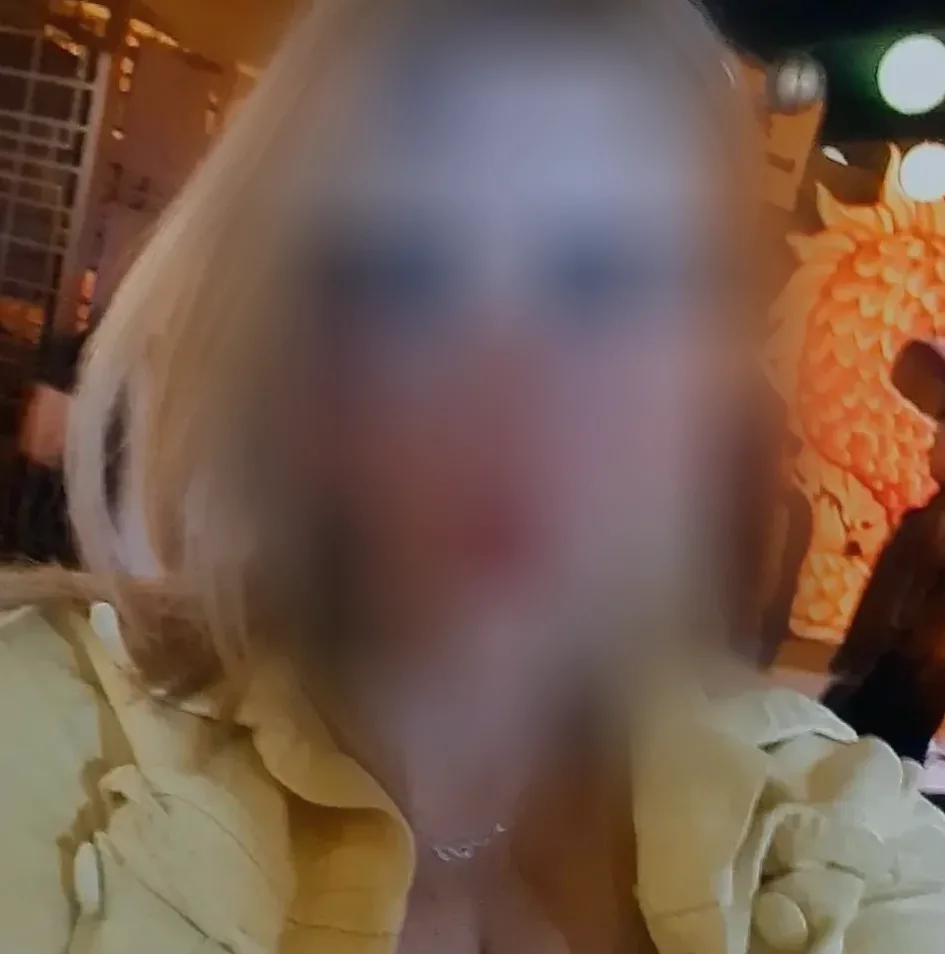 Roosa, 35