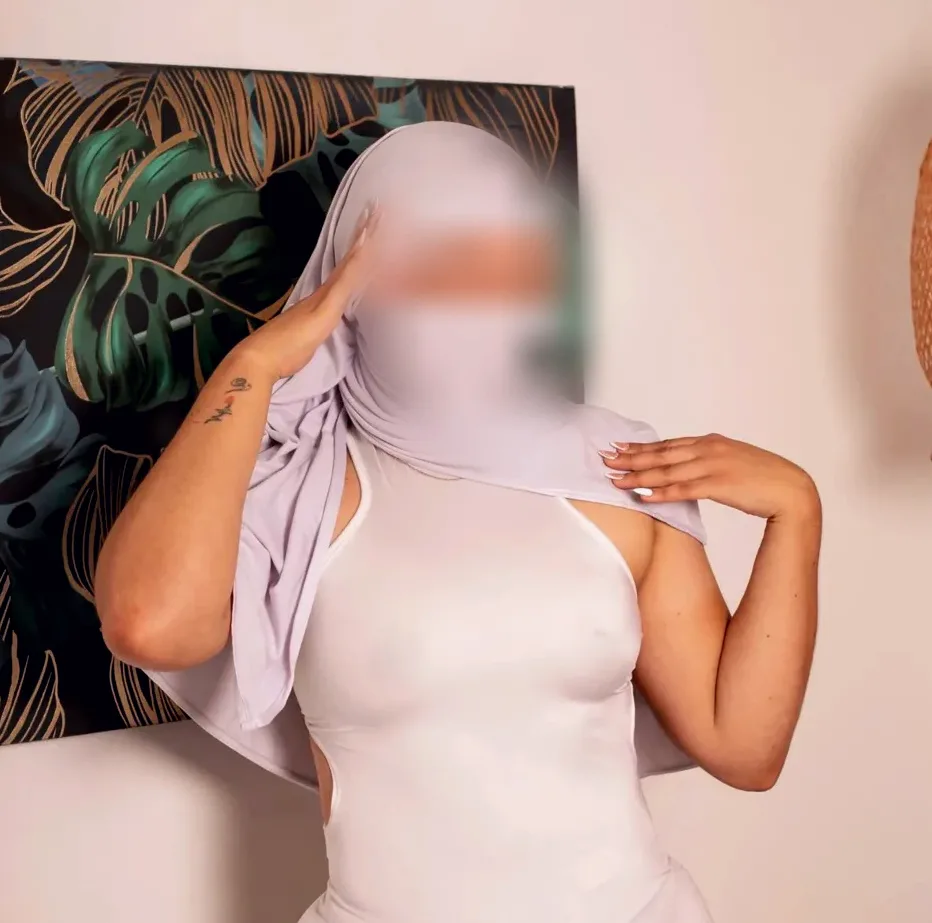 Ulla, 21